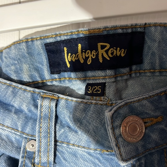 Woman’s ripped jeans, size 3/25 - Picture 3 of 3